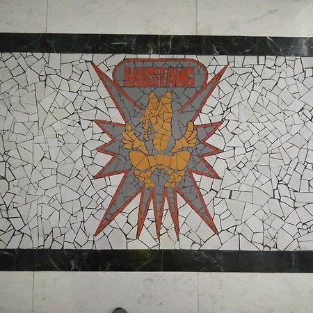 Hotel Mustang Vasqarr Zewnętrze zdjęcie