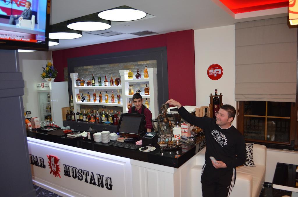 Hotel Mustang Vasqarr Zewnętrze zdjęcie