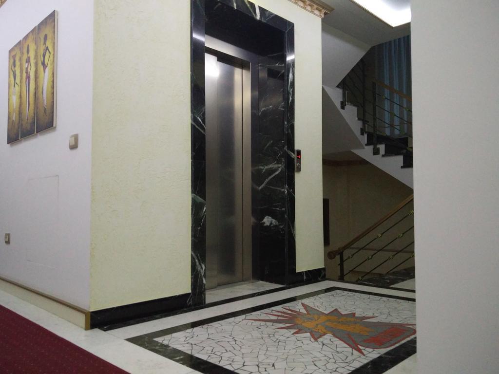 Hotel Mustang Vasqarr Zewnętrze zdjęcie