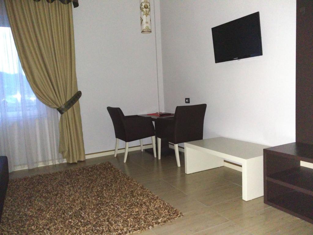 Hotel Mustang Vasqarr Zewnętrze zdjęcie