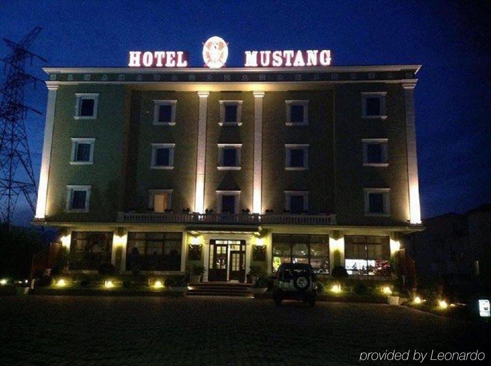 Hotel Mustang Vasqarr Zewnętrze zdjęcie