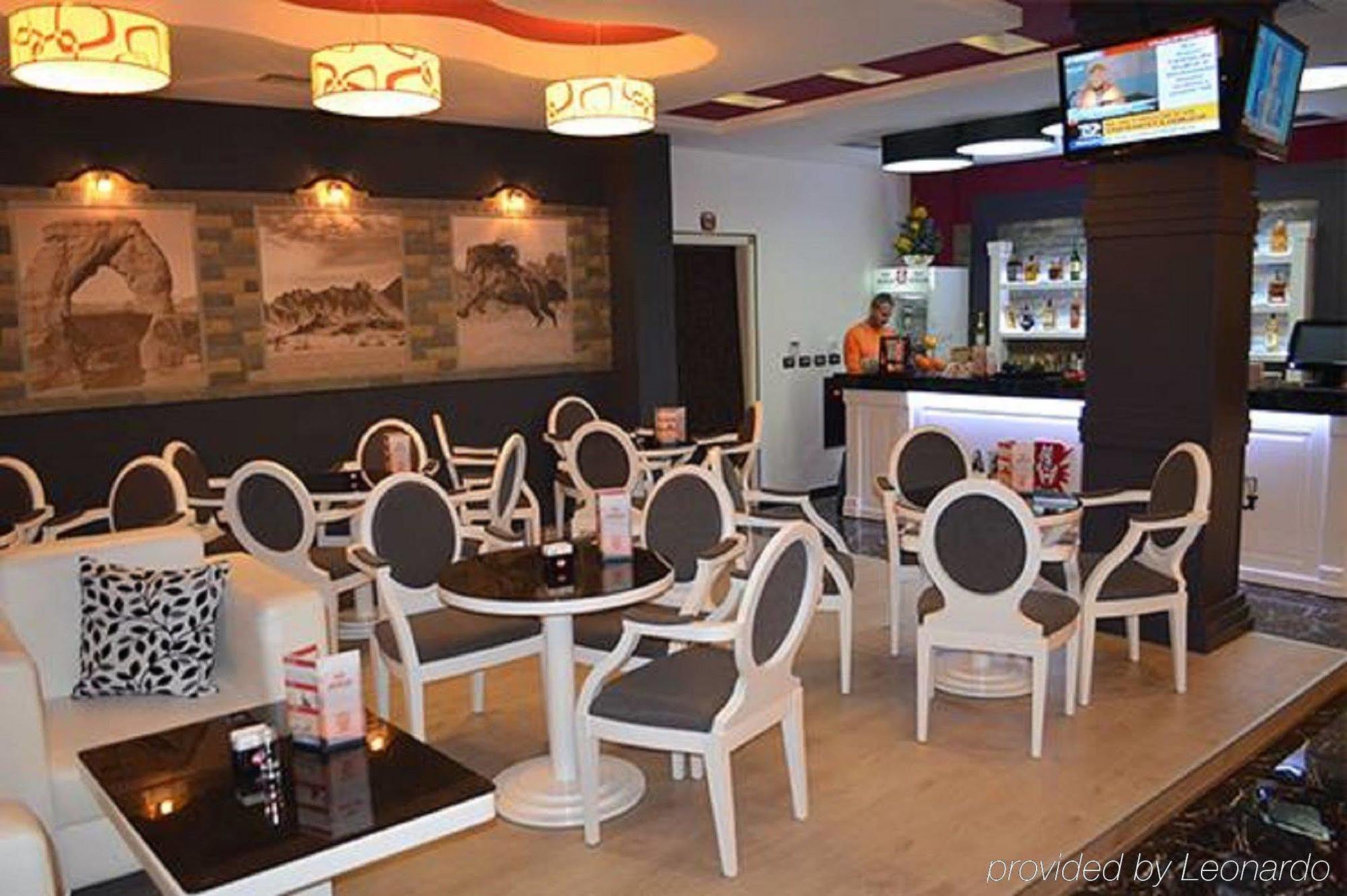 Hotel Mustang Vasqarr Zewnętrze zdjęcie